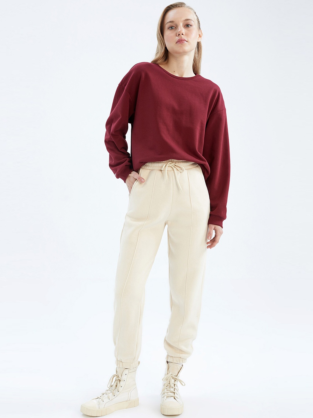 

DeFacto Women Mid Rise Regular Fit Joggers, Na