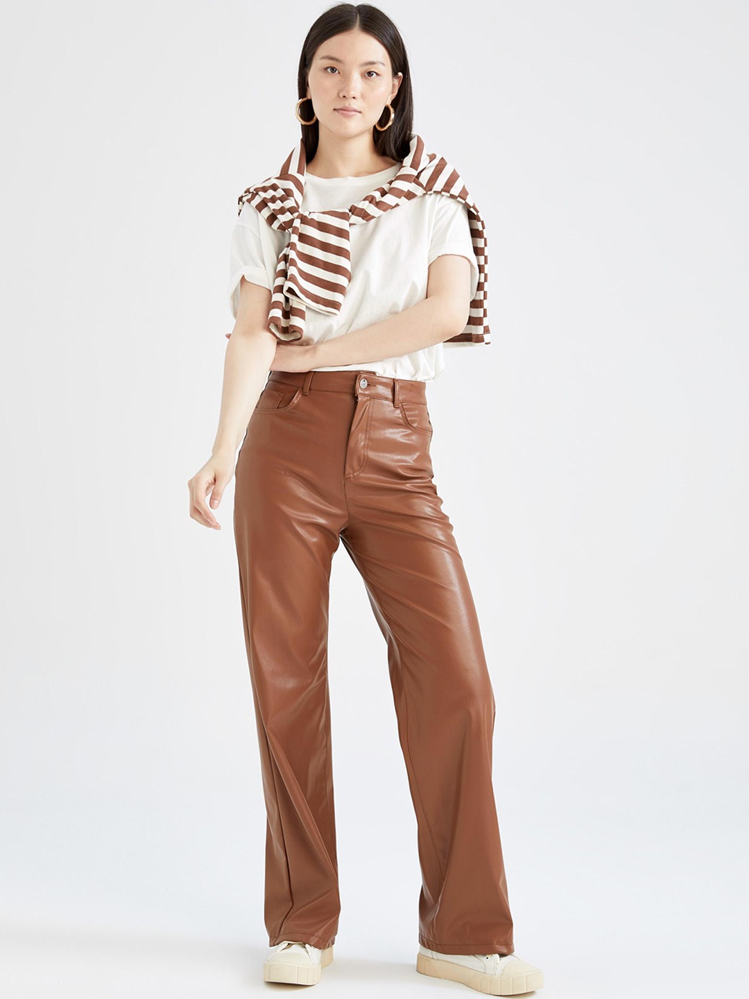 

DeFacto Women Mid Rise Straight Fit Trousers, Brown