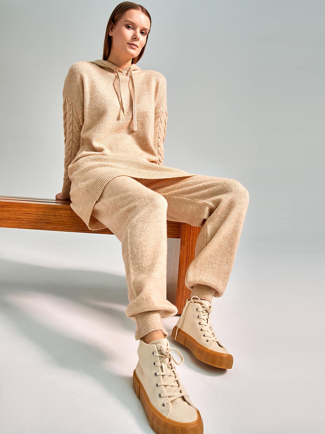 

DeFacto Women Mid Rise Regular Fit Acrylic Jogger, Camel brown