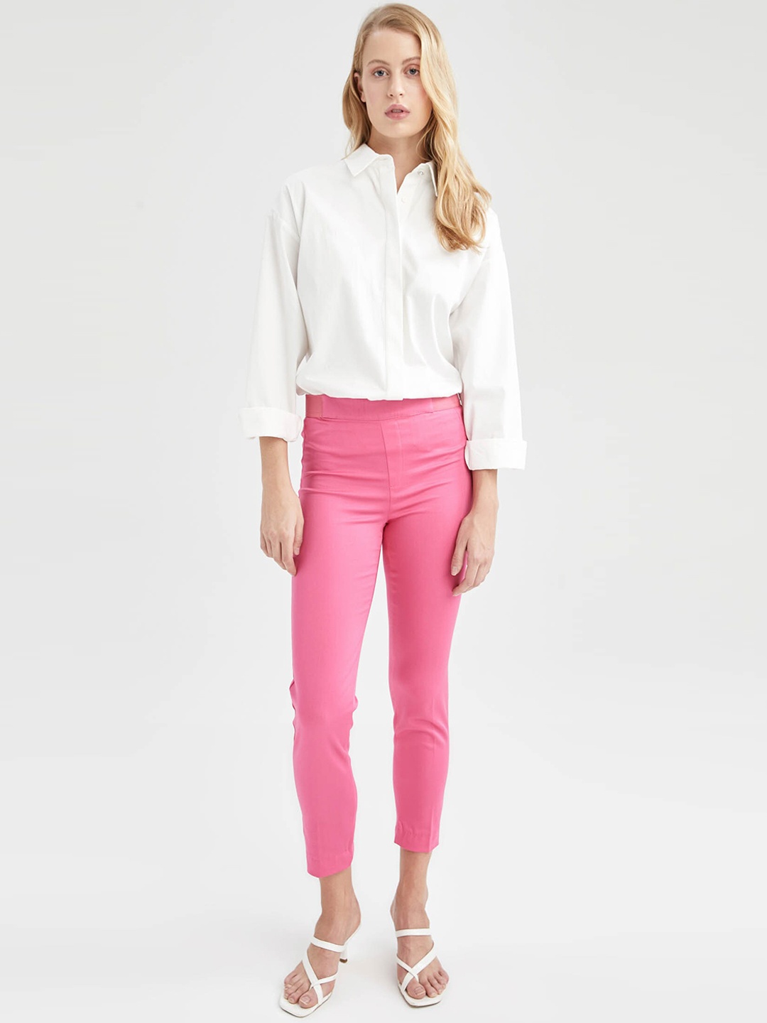 

DeFacto Women Regular Trousers, Pink