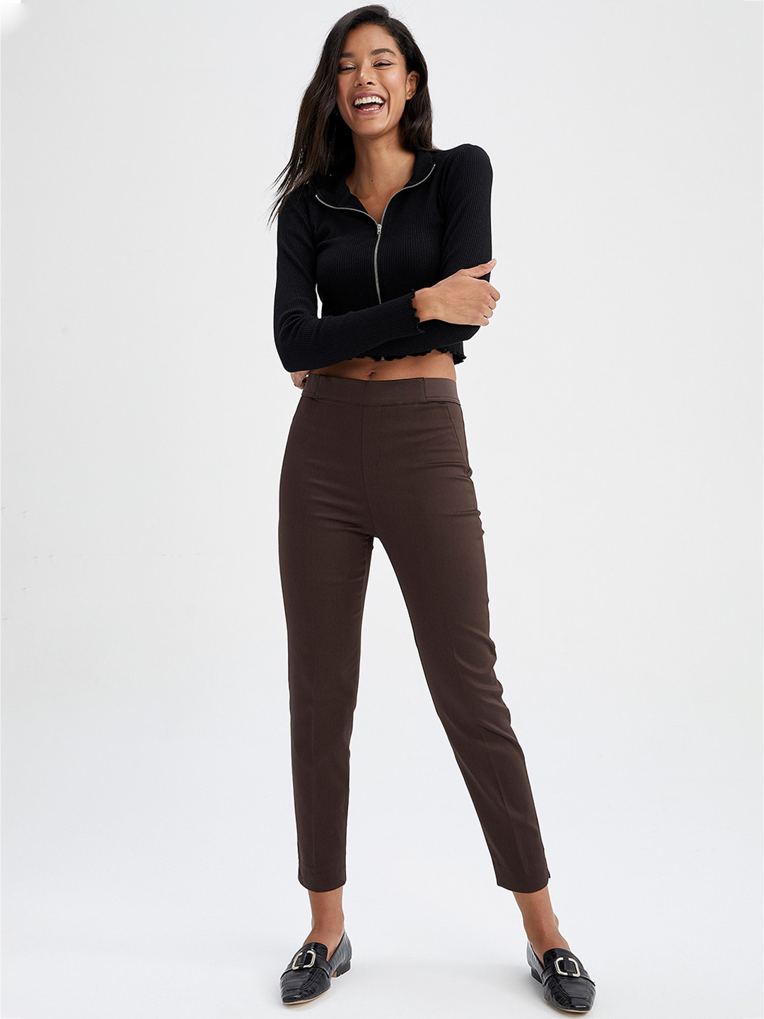 

DeFacto Women Regular Trousers, Brown