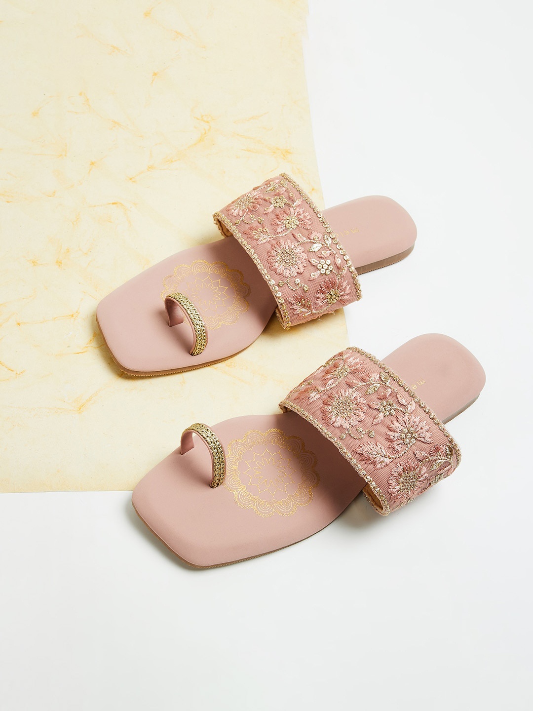 

Melange by Lifestyle Women Embellished Ethnic One Toe Flats, Pink