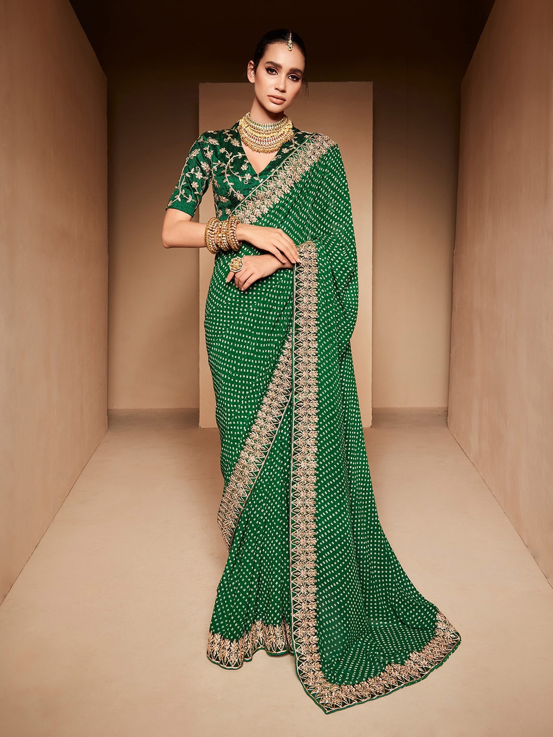 

Anouk Bandhani Embroidered Bandhani Saree, Green