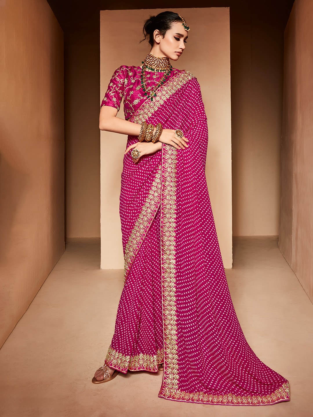 

Anouk Bandhani Embroidered Bandhani Saree, Pink