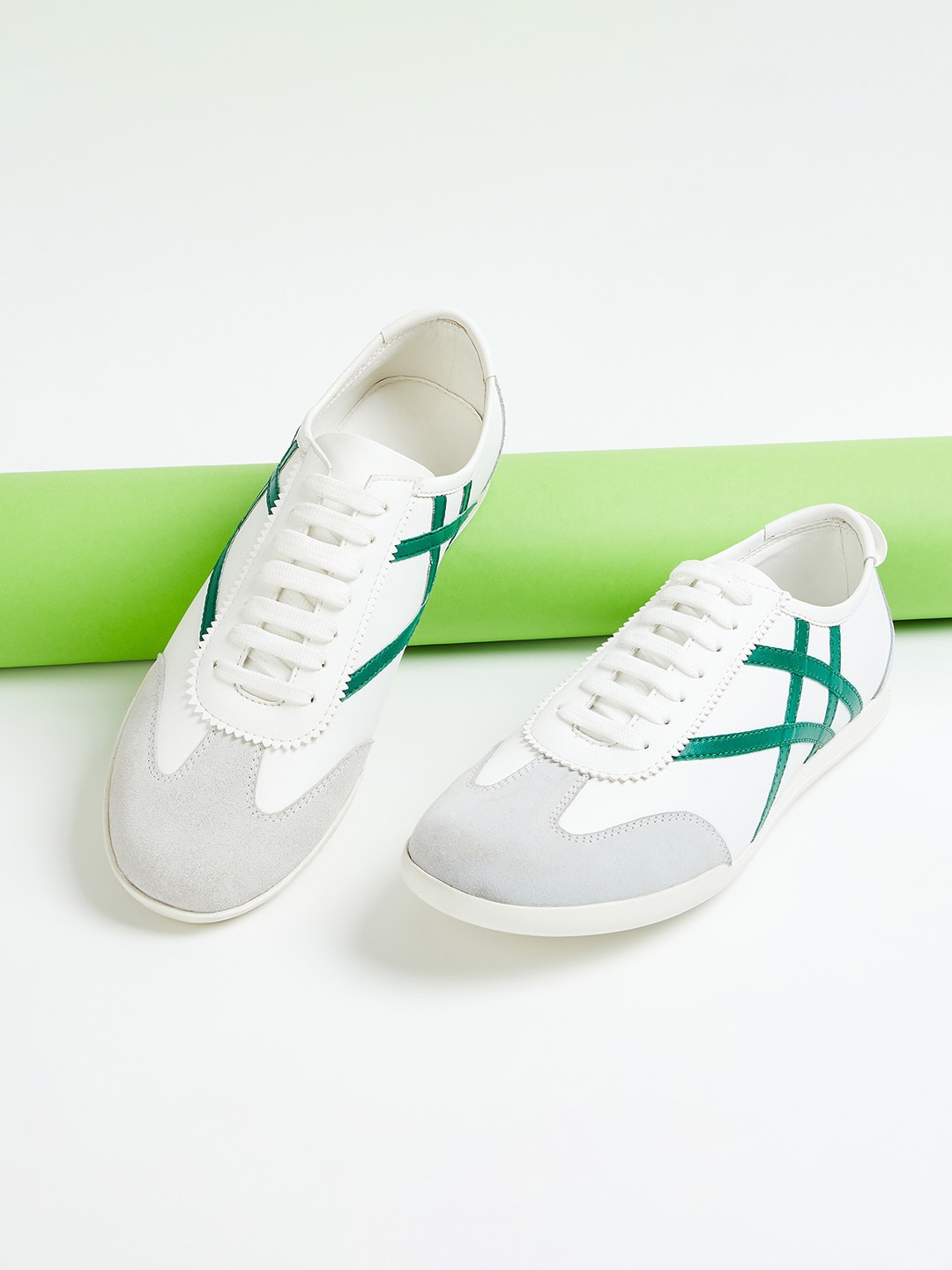 

Forca by Lifestyle Men Colourblocked Sneakers, White