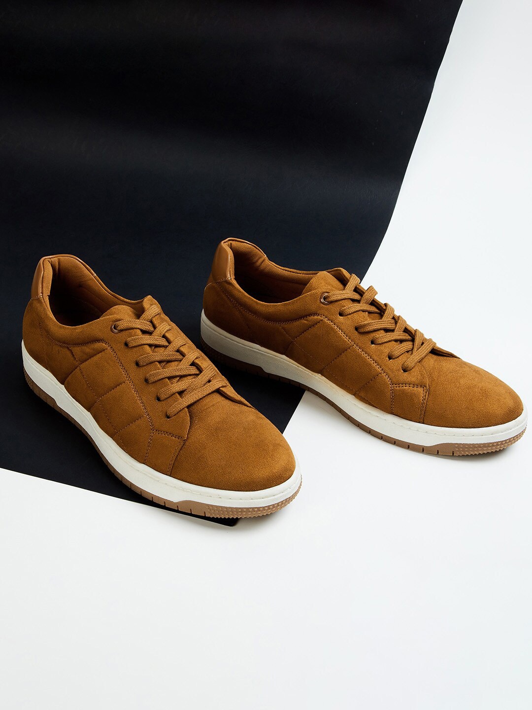 

Forca by Lifestyle Men Lace-Up Sneakers, Brown