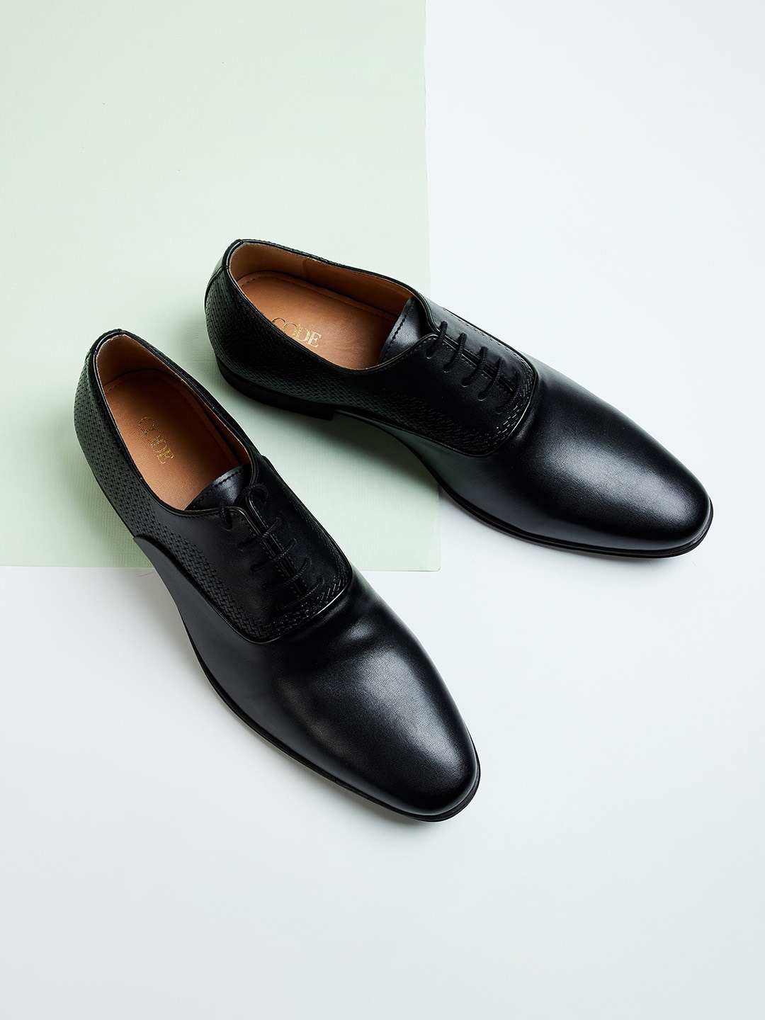 

CODE by Lifestyle Men Textured Formal Oxford, Black