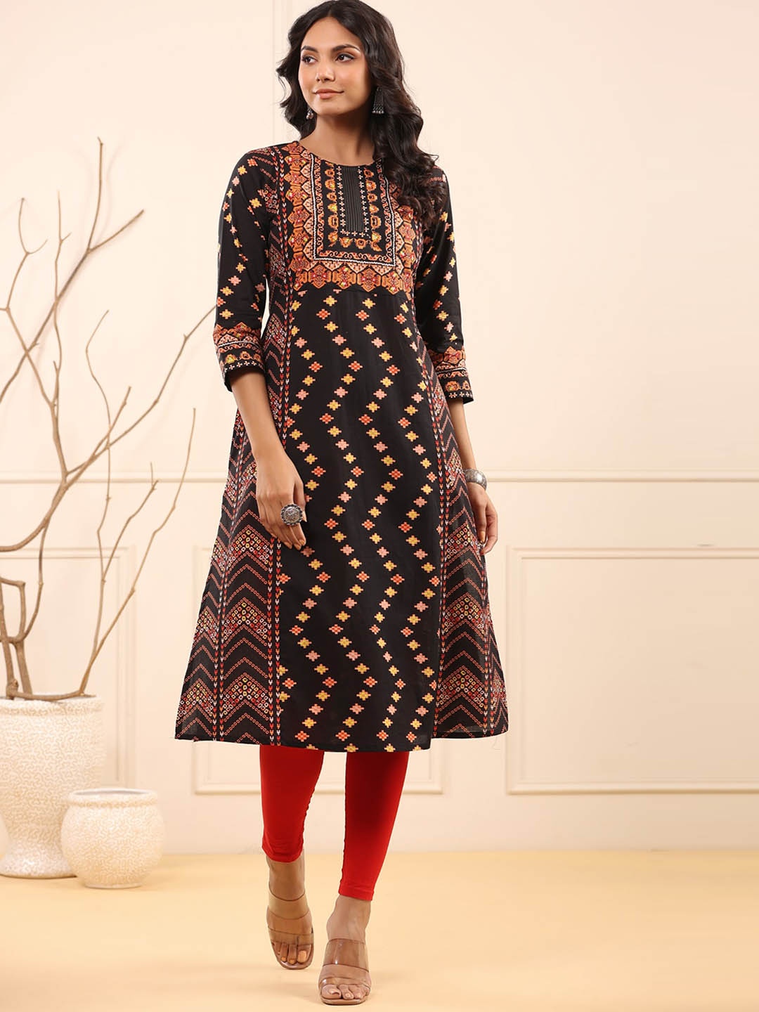 

Rain & Rainbow Women Ethnic Motifs Printed Cotton Kurta, Black