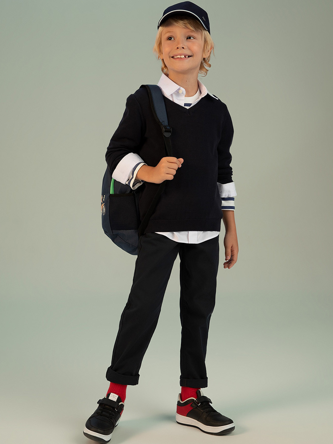

DeFacto Boys Mid Rise Trousers, Navy blue