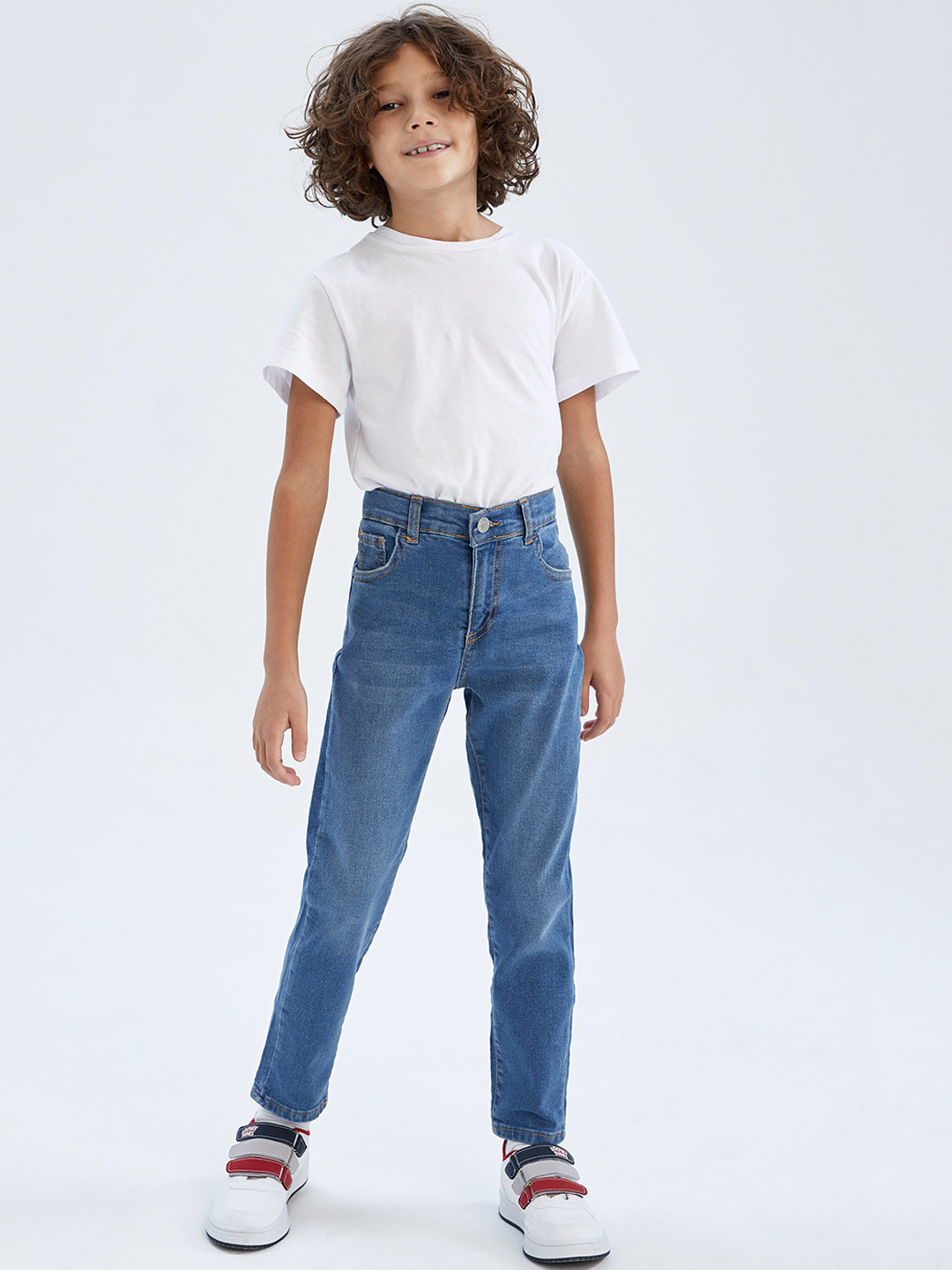 

DeFacto Boys Mid Rise Jeans, Blue
