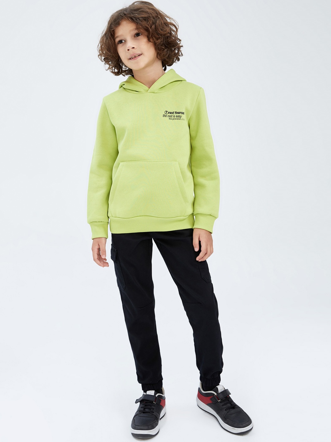 

DeFacto Boys Mid Rise Joggers, Black