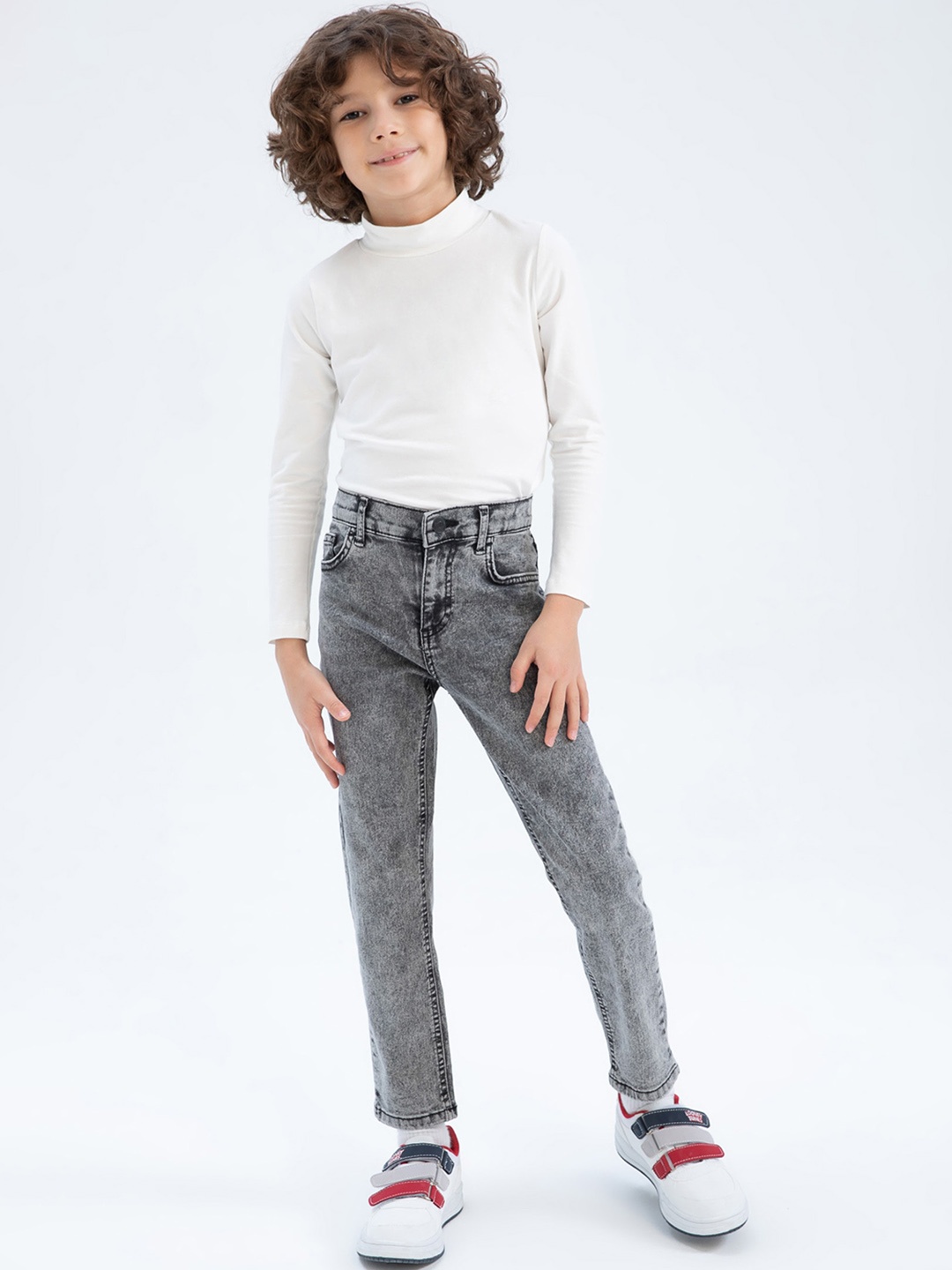 

DeFacto Boys Light Fade High Rise Jeans Jeans, Grey melange