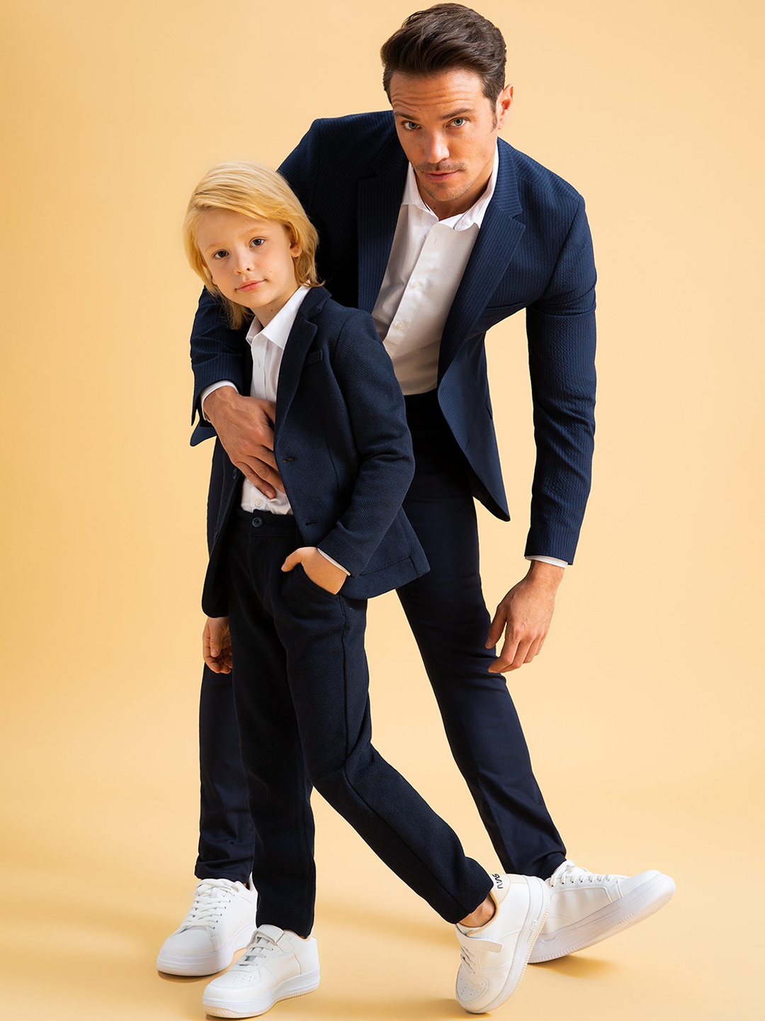 

DeFacto Boys Mid Rise Trousers, Navy blue