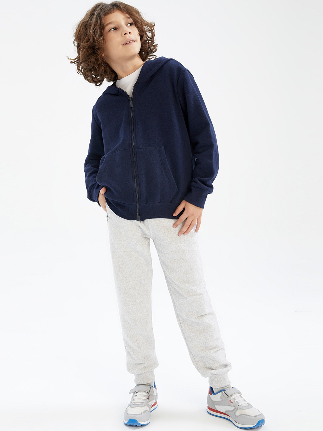 

DeFacto Boys Mid Rise Plain Joggers, Grey