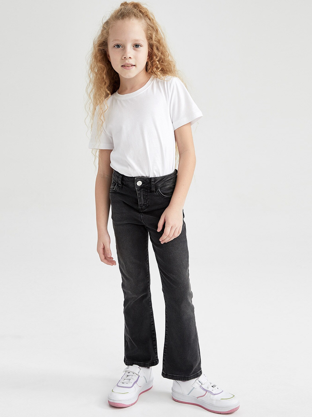 

DeFacto Girls Mid-Rise Light Fade Jeans, Black