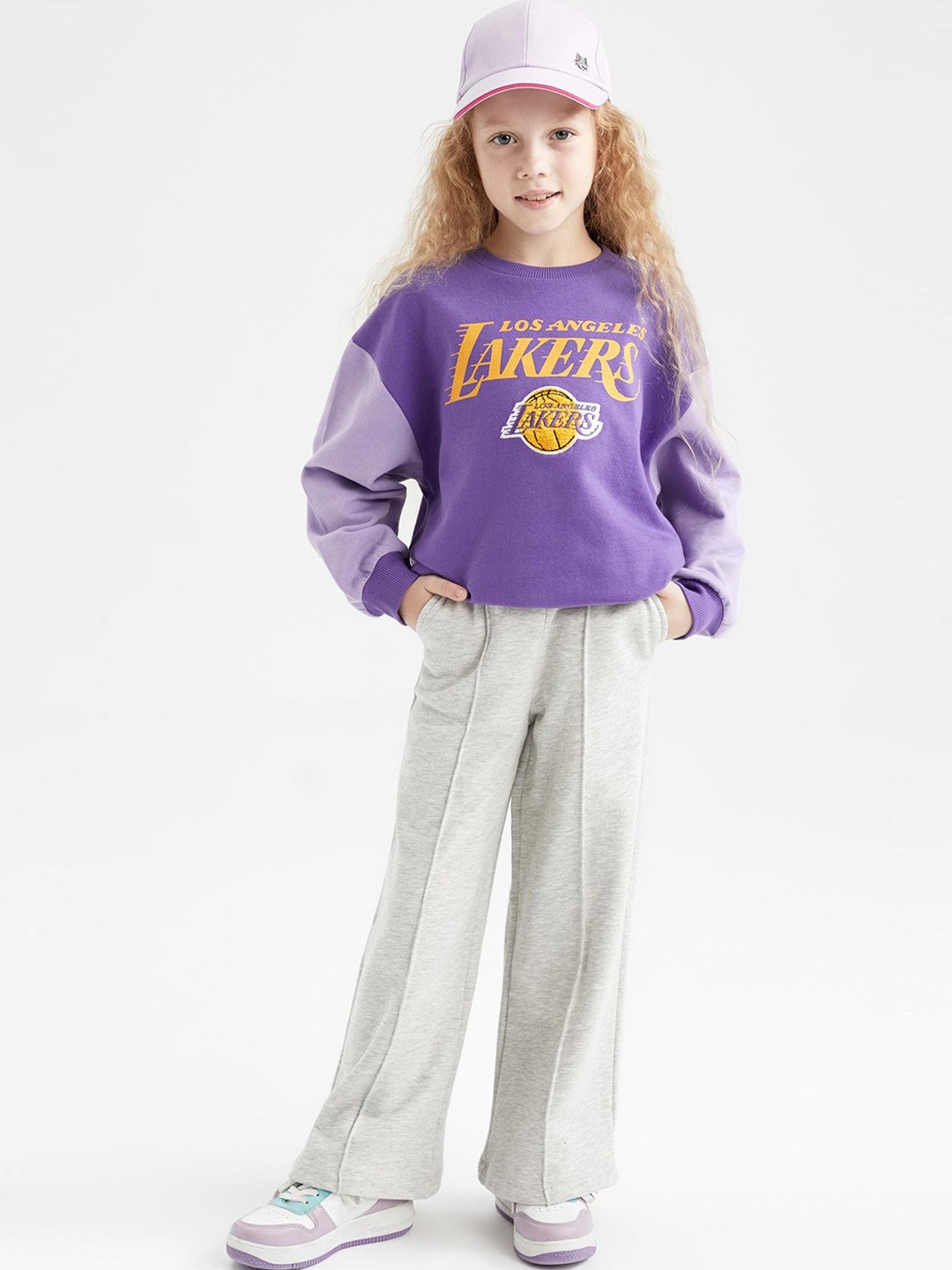 

DeFacto Girls Mid-Rise Regular Fit Trousers, Grey