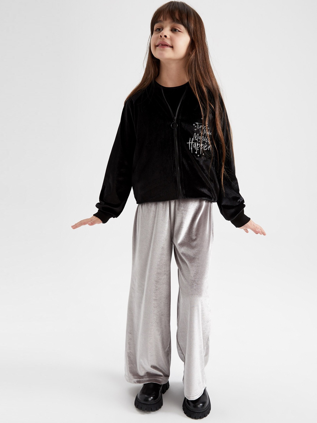 

DeFacto Girls Mid-Rise Regular Fit Parallel Trousers, Grey