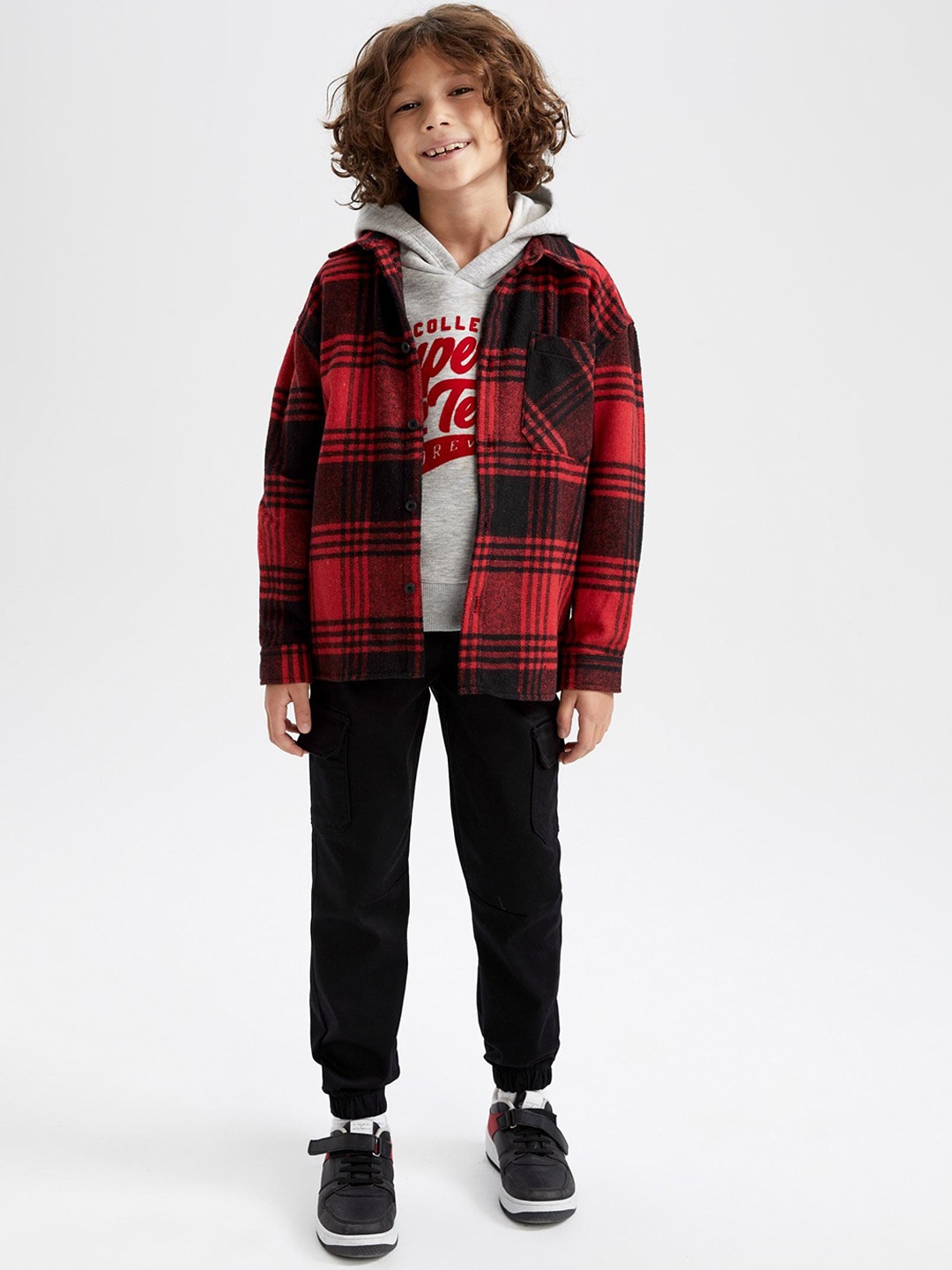 

DeFacto Boys Regular Fit Joggers, Black