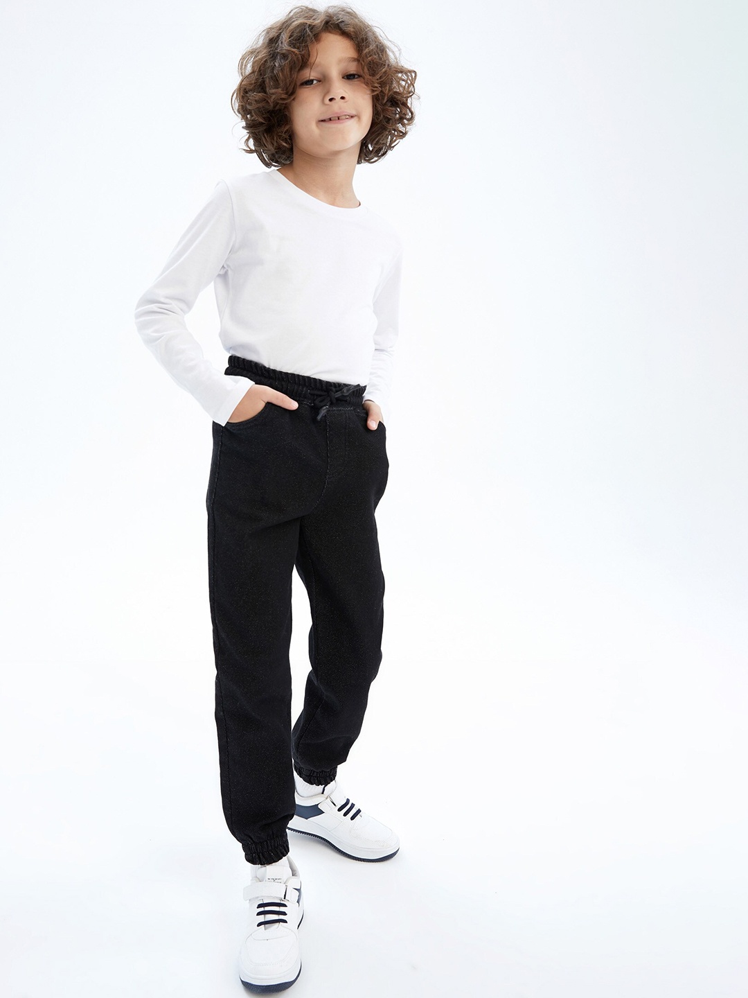 

DeFacto Boys Regular Fit Joggers, Black