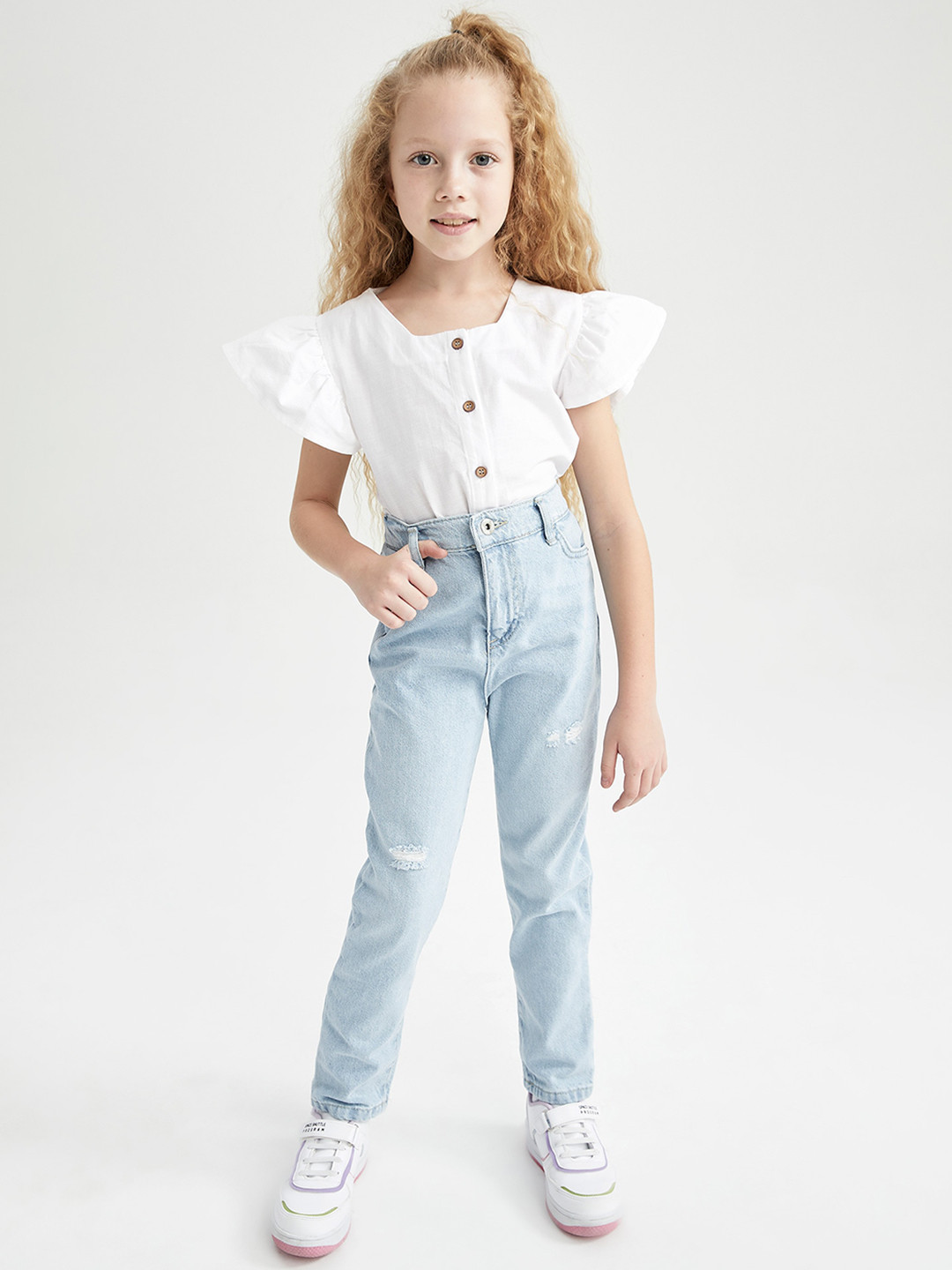 

DeFacto Girls Mildly Distressed Light Fade Jeans, Blue