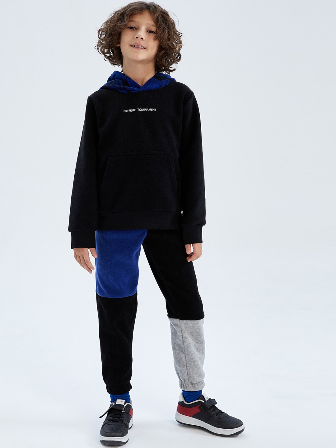 

DeFacto Boys Colourblocked Joggers, Black