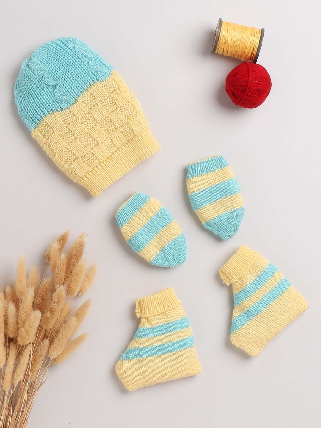 

Little Angels Pack of 5 Caps Mittons Socks Baby Apparel Gift Set, Yellow