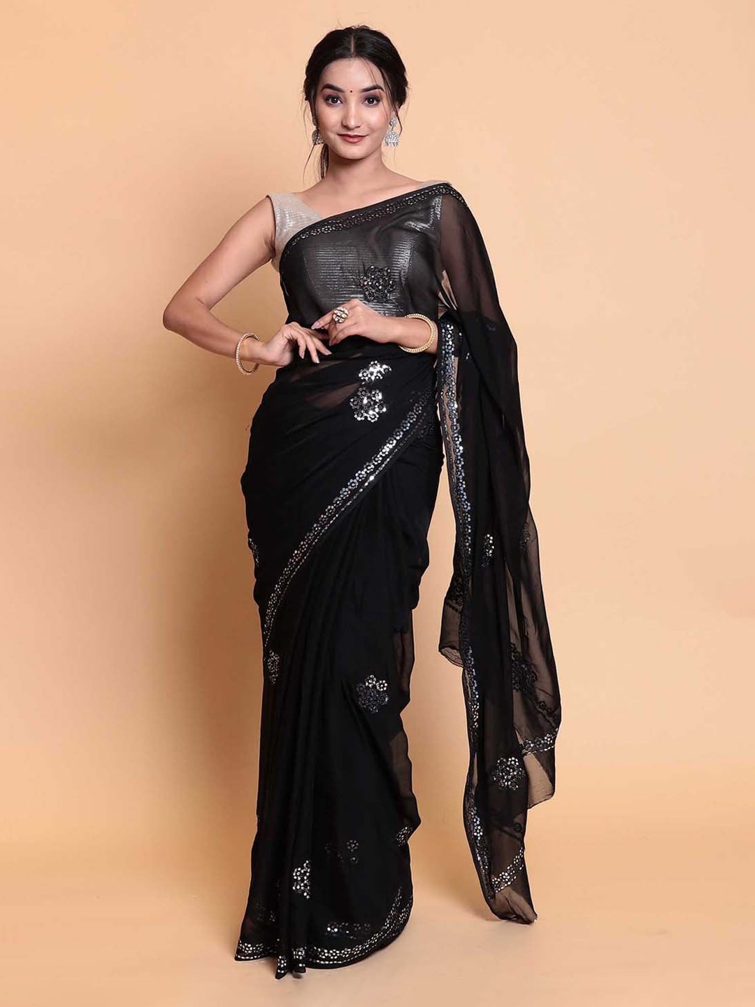 

ZARI Floral Embellished Mirror Work Saree, Black
