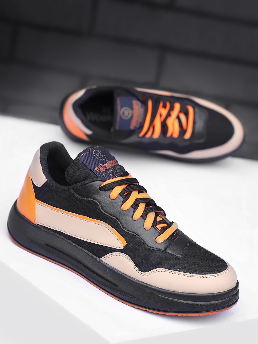 

Woakers Men Colourblocked Waterproof Lining Sneakers, Black