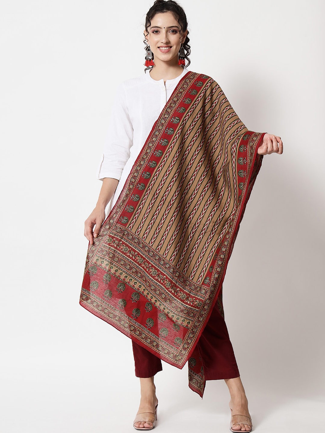 

Nehamta Ethnic Motifs Printed Organza Foil Print Dupatta, Maroon