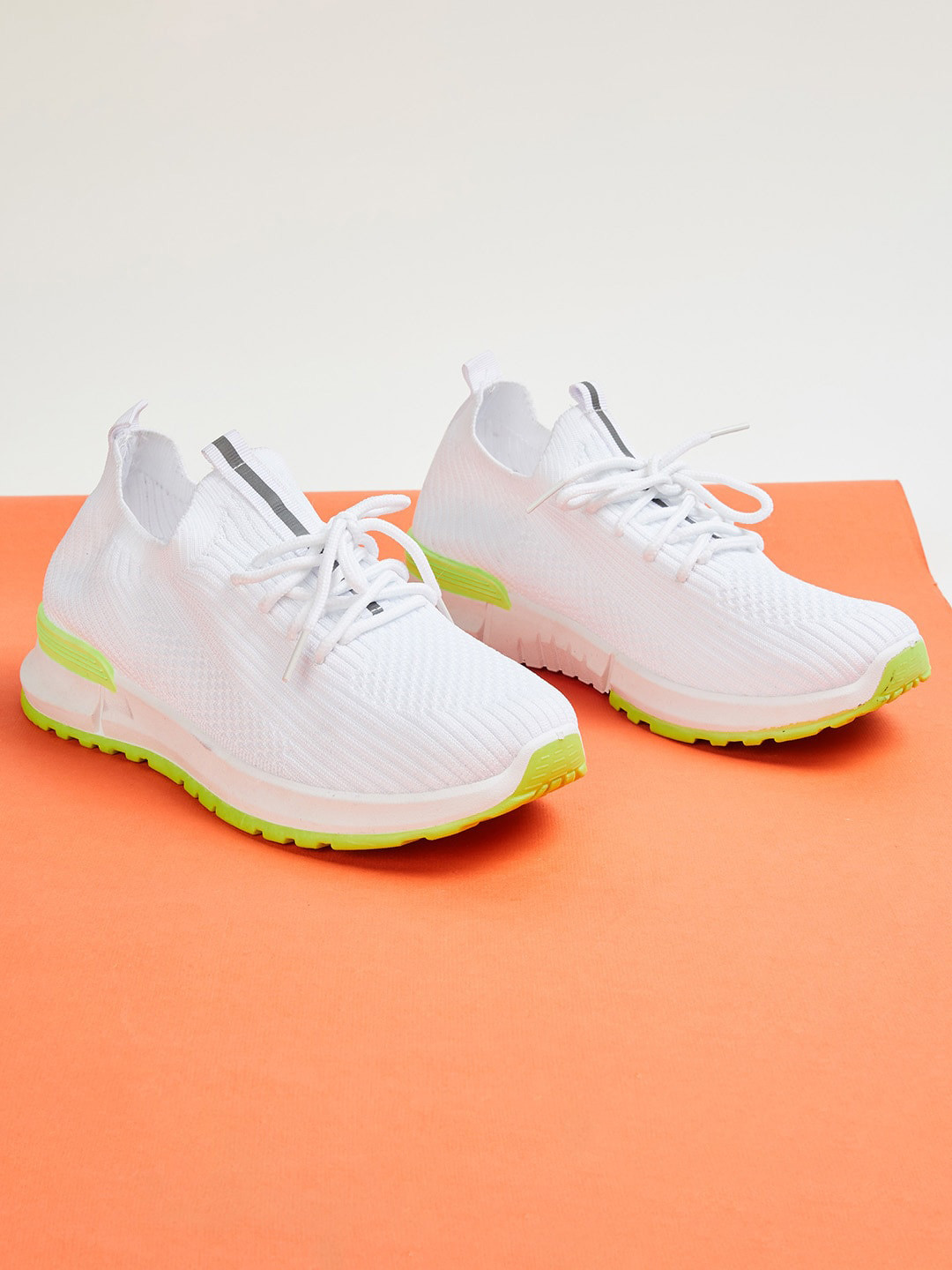

Ginger by Lifestyle Women Lace-Ups Colourblocked Sneakers, White