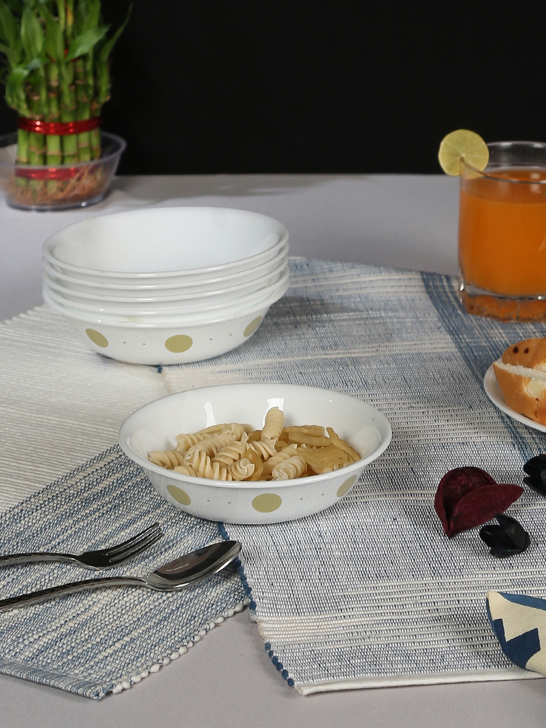 

Corelle India Collection Spiral White Set of 6 Glass Printed Dessert Bowls
