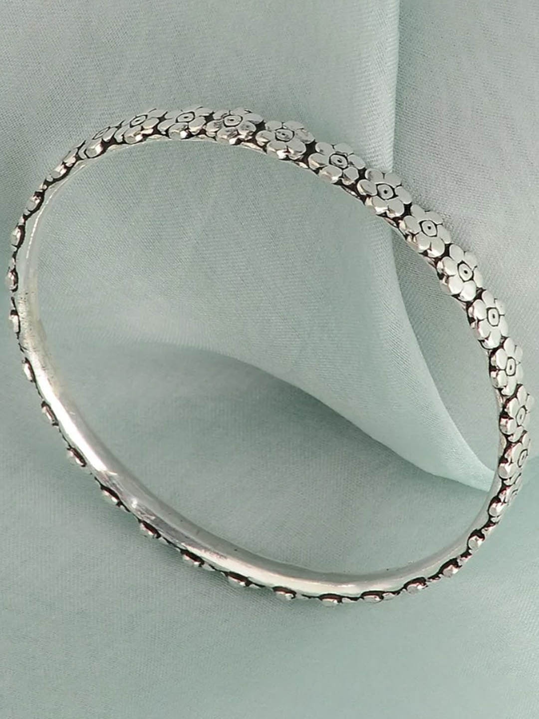 

Arte Jewels 925 Oxidised Silver Flower Bangle