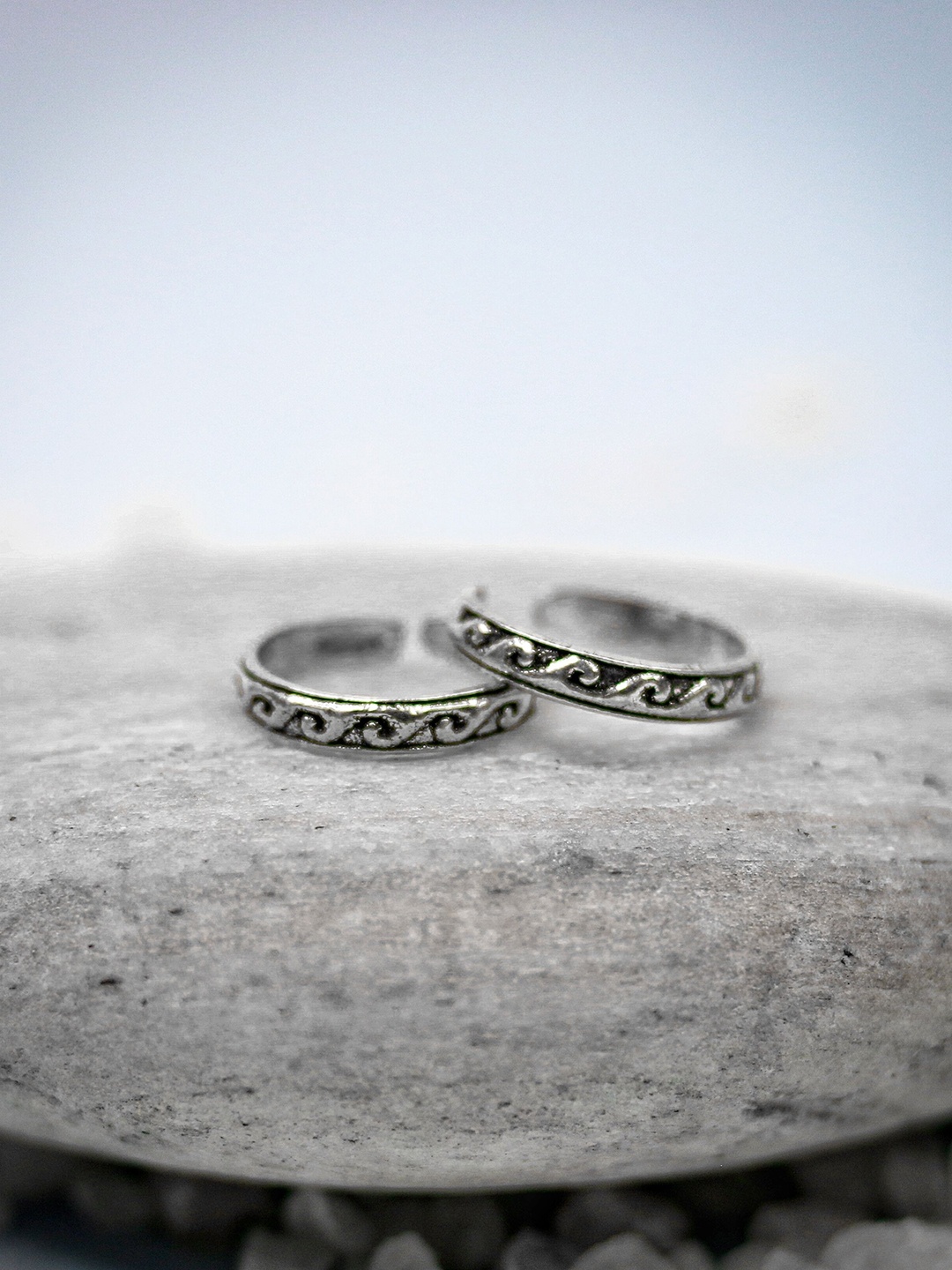 

Arte jewels Set of 2 925 Silver Oxidized Adjustable Toe Rings