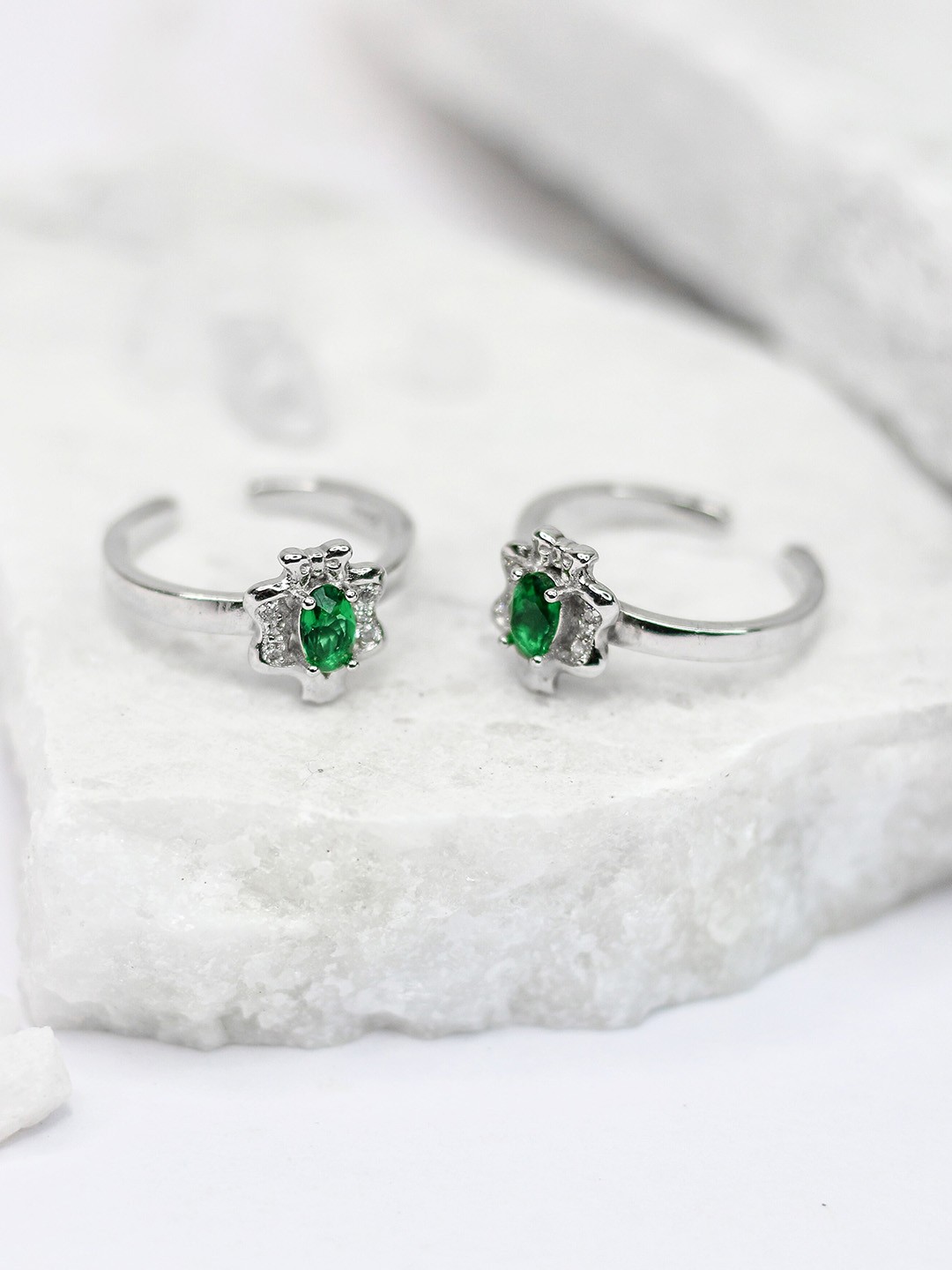 

Arte jewels Set of 2 925 Silver Cubic Zirconia studded Adjustable Toe Rings