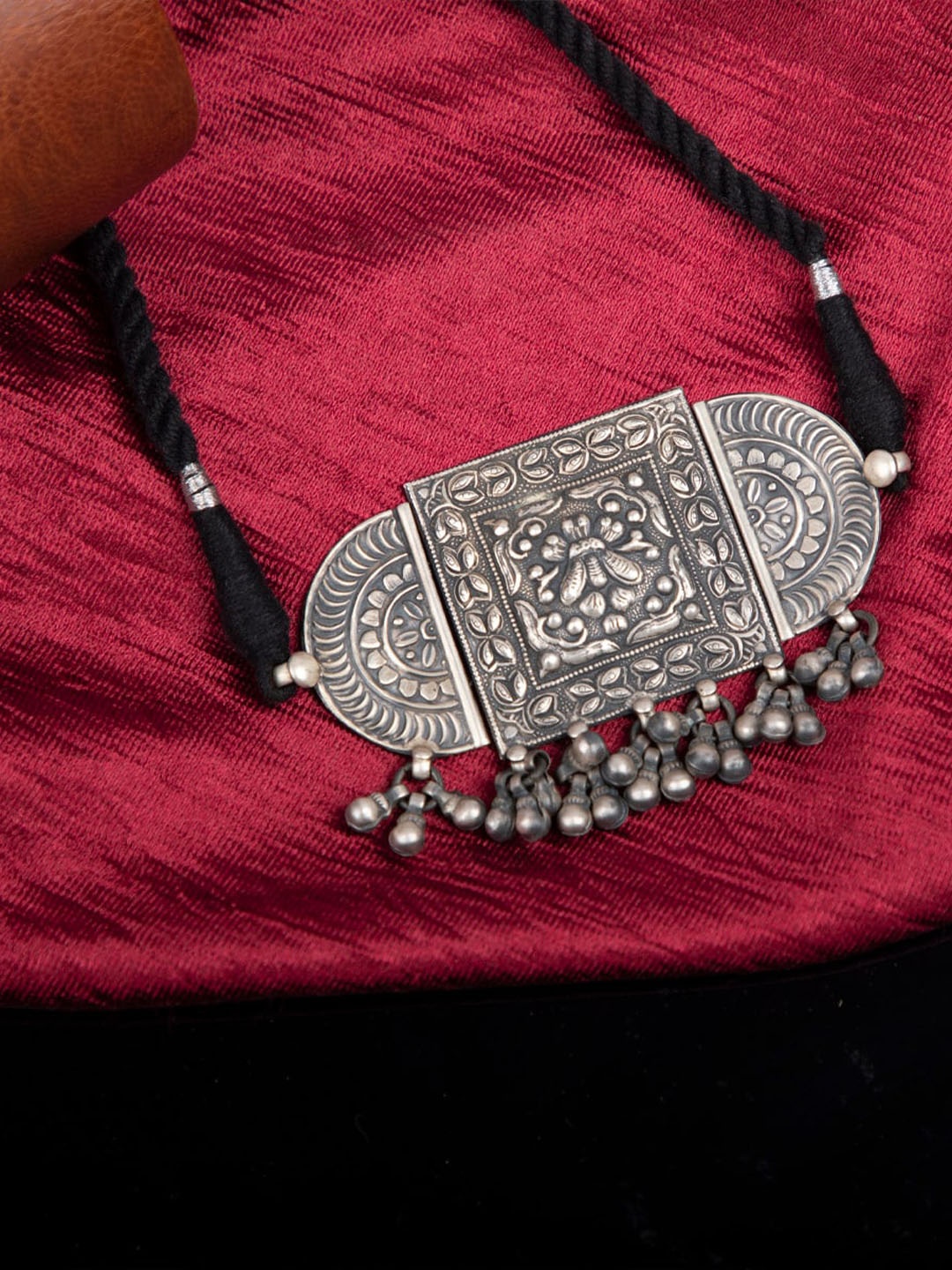 

Arte Jewels Silver Oxidised Necklace