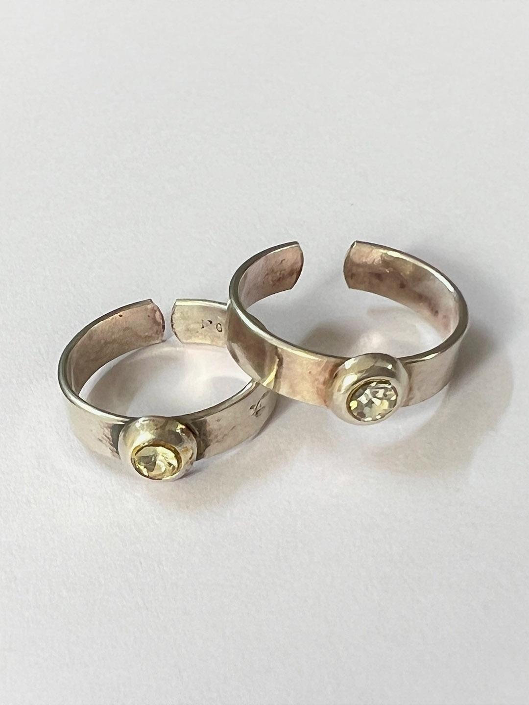 

Arte jewels Pack of 2 Silver Adjustable Toe Rings, Yellow