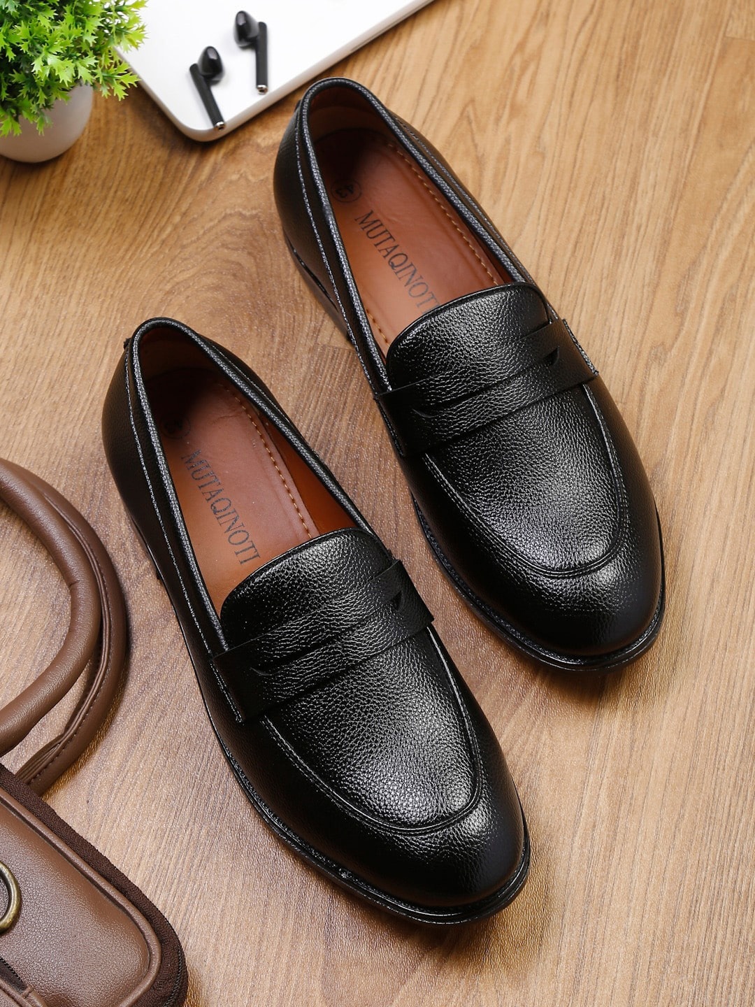 

MUTAQINOTI Men Textured Formal Loafers, Black