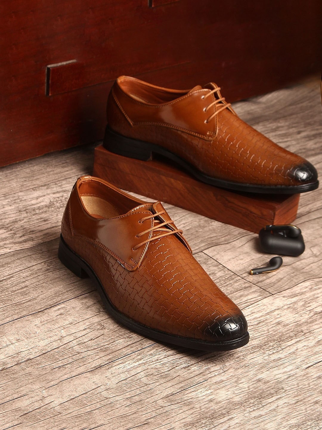 

MUTAQINOTI Men Textured Leather Formal Derbys, Tan