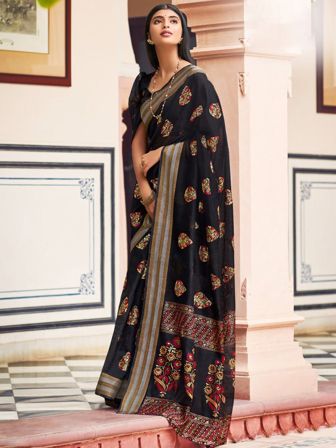 

Exclusiva Floral Printed Silk Blend Saree, Black