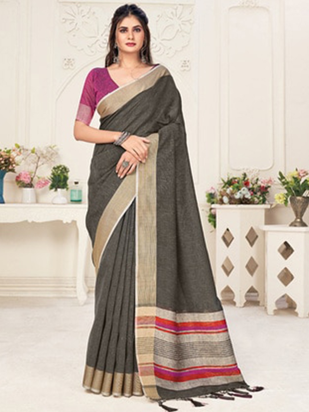 

Exclusiva Zari Boarder Linen Blend Saree, Black