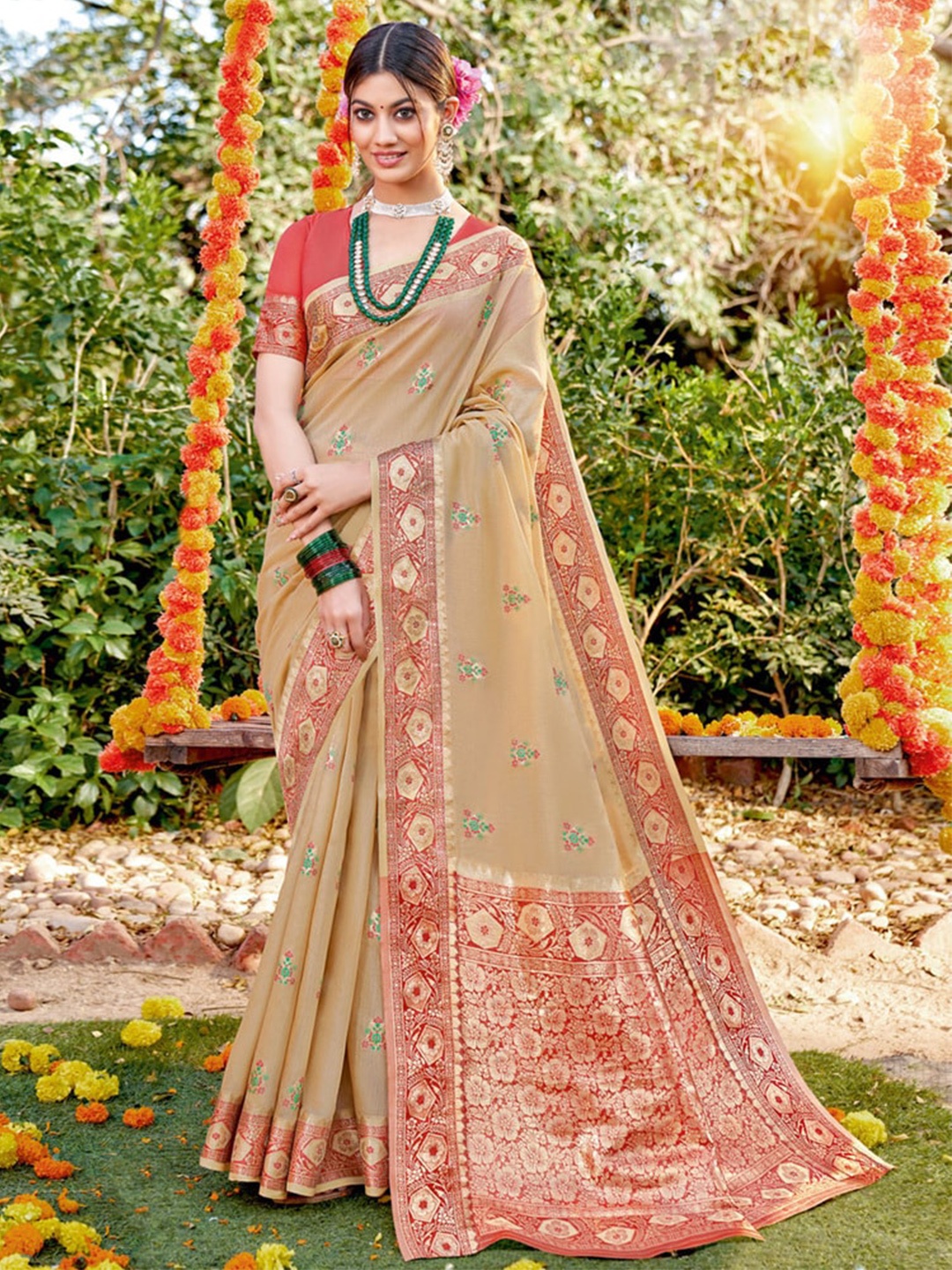 

Exclusiva Woven Design Pure Cotton Saree, Cream