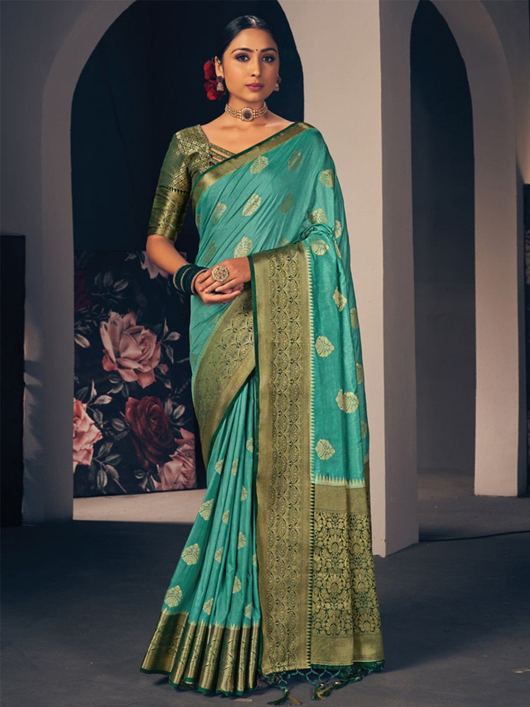 

Exclusiva Ethnic Motifs Zari Silk Blend Banarasi Saree, Green