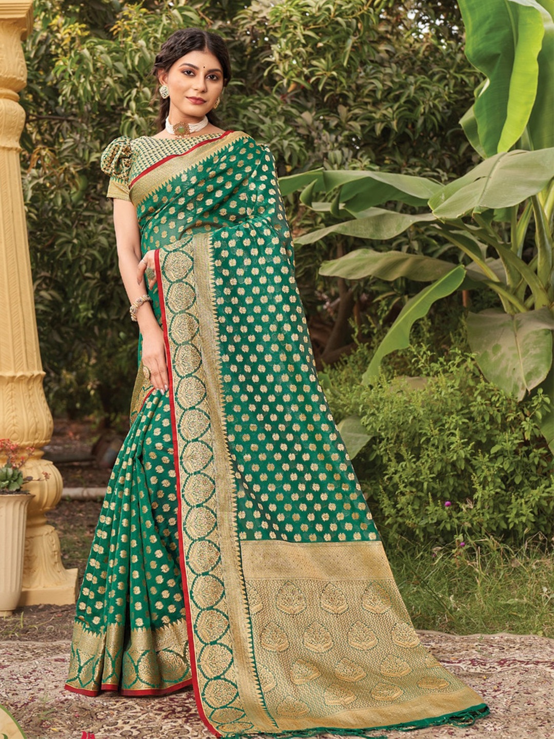 

Exclusiva Woven Design Zari Organza Saree, Green