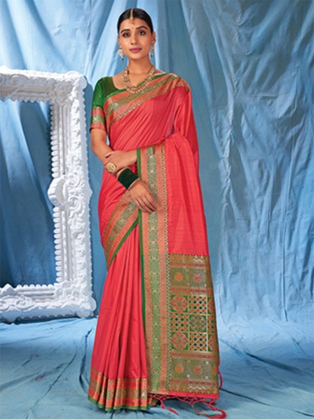 

Exclusiva Woven Design Zari Banarasi Saree, Pink