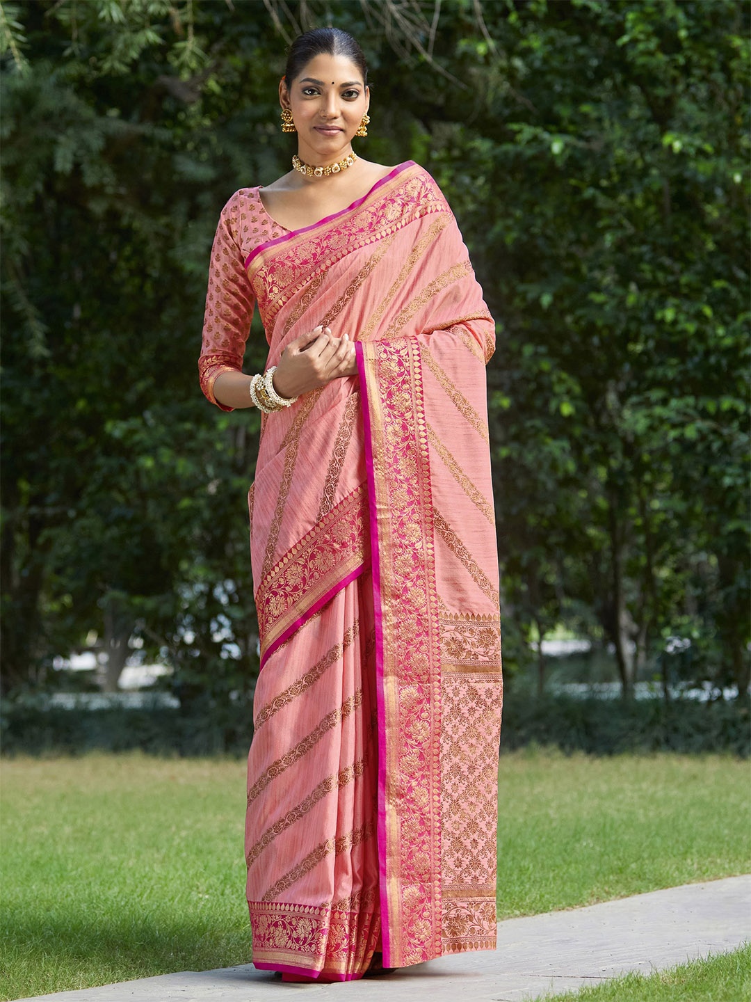 

Exclusiva Woven Design Zari Banarasi Saree, Pink