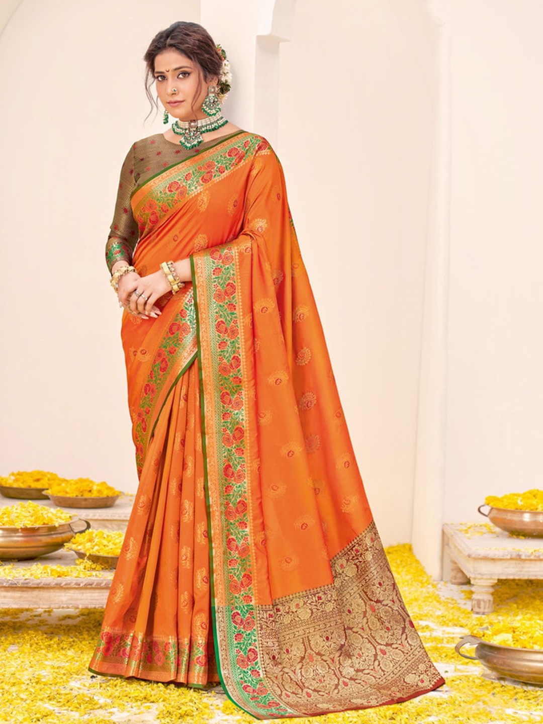 

Exclusiva Woven Design Zari Banarasi Saree, Orange