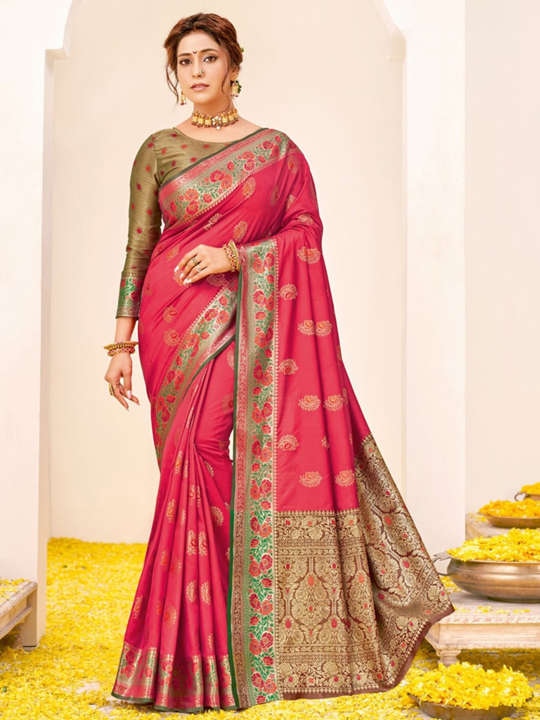 

Exclusiva Woven Design Zari Banarasi Saree, Magenta