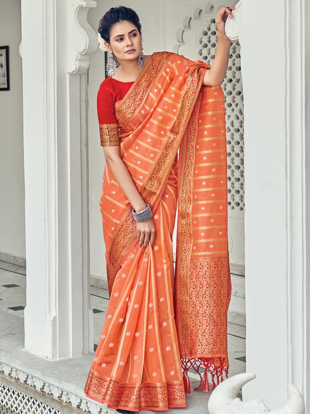 

Exclusiva Woven Design Zari Organza Saree, Orange