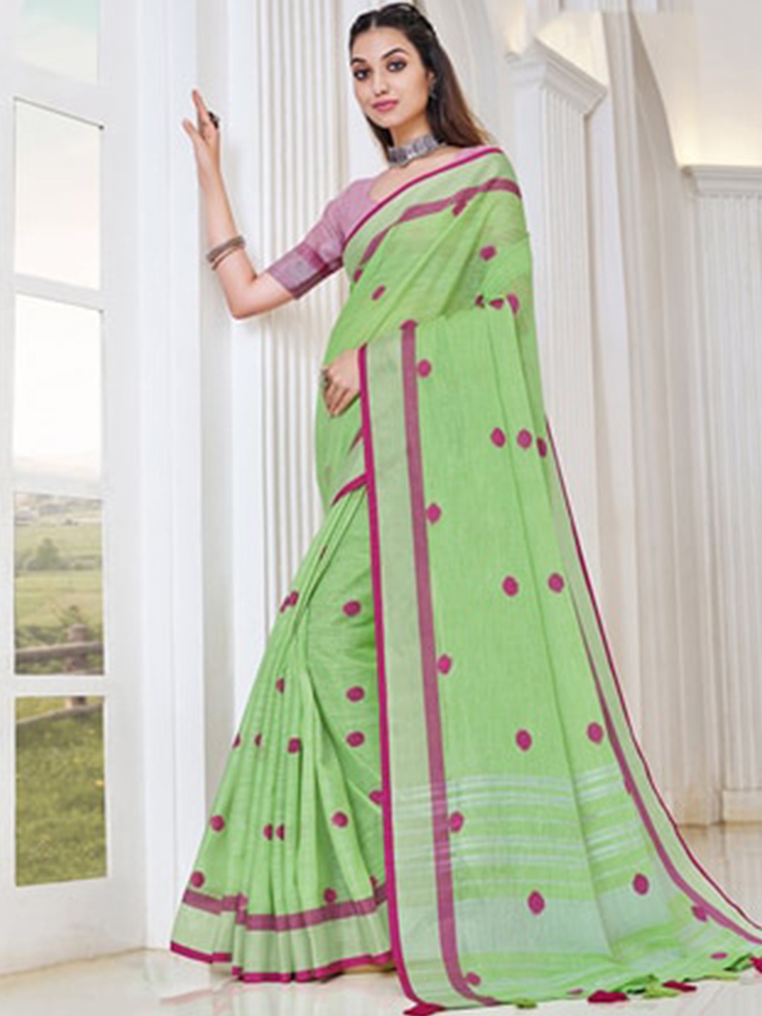 

Exclusiva Pure Linen Saree, Green