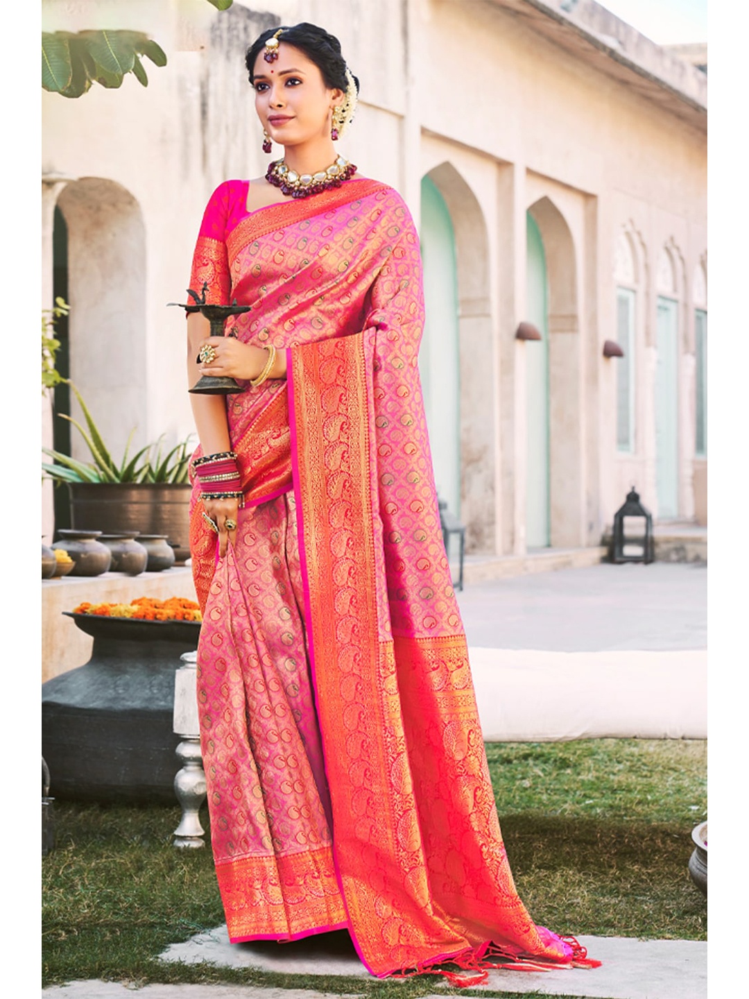 

Exclusiva Ethnic Motifs Zari Silk Blend Banarasi Saree, Pink